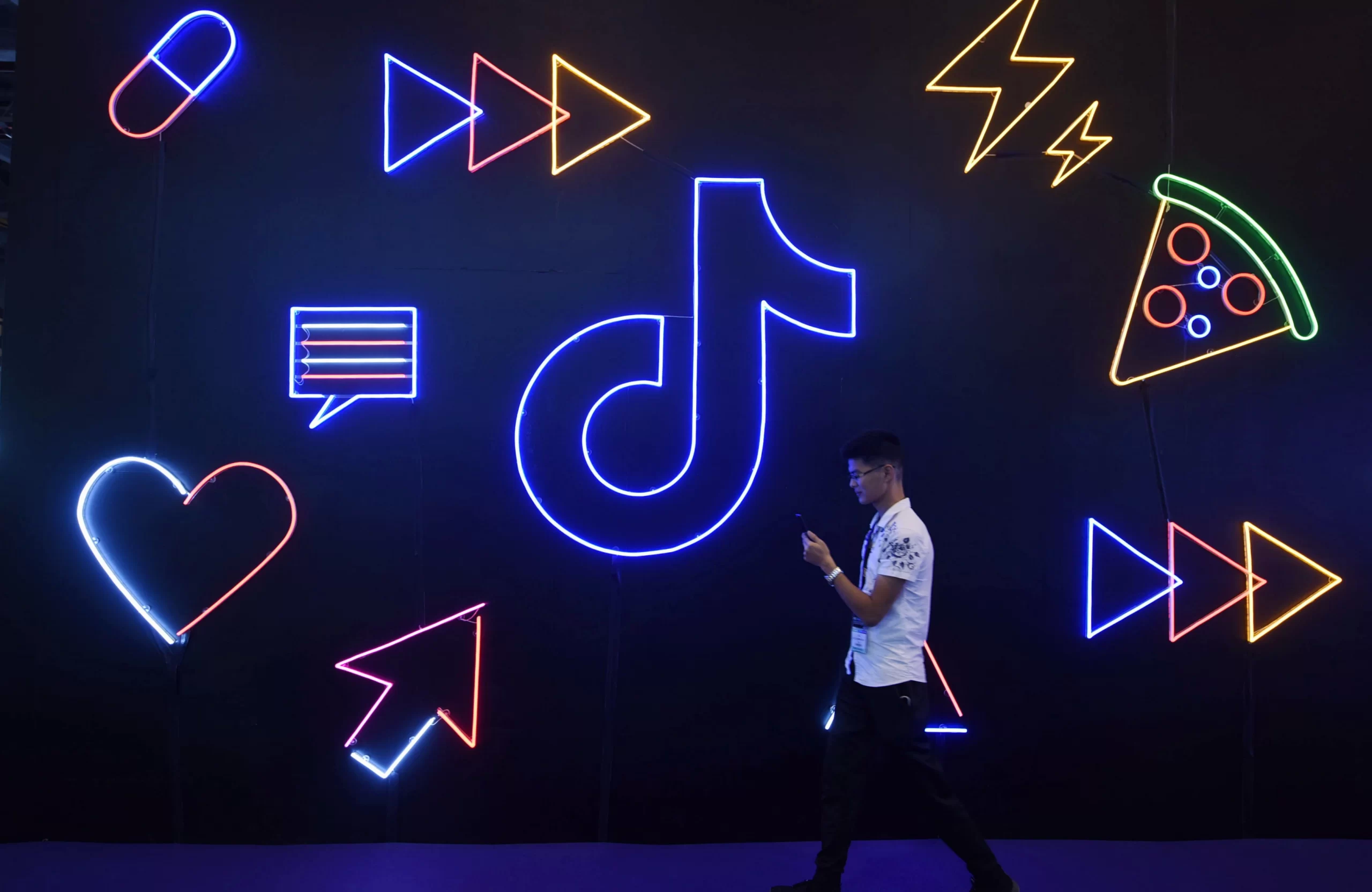  TIKTOK KUJA NA SOFTWARE MAALUM YA KURUSHA LIVE EVENTS KUPITIA KOMPYUTA