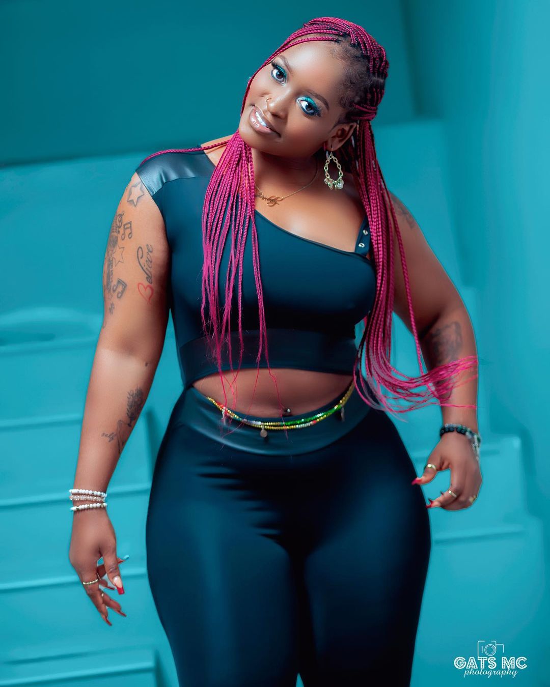  WINNIE NWAGI AWACHANA WAKOSOAJI WA MAVAZI YAKE KWENYE MITANDAO YA KIJAMII
