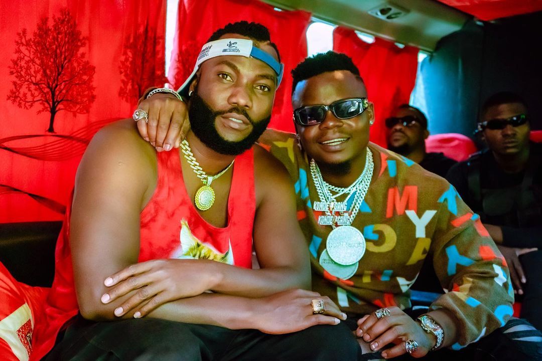  H. BABA AZUA GUMZO MTANDAONI BAADA YA KUMU-UNFOLLOW HARMONIZE NA KUMFUATA DIAMOND PLATINUMZ INSTAGRAM