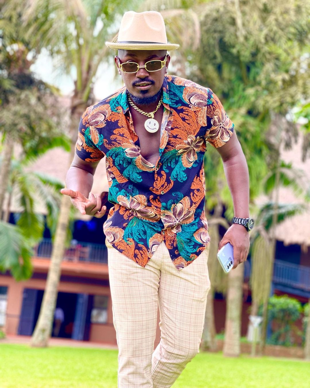  YKEE BENDA ATAKA SERIKALI YA UGANDA KUTENGA SIKU YA KITAIFA KUMKUMBUKA MAREHEMU MOZEY RADIO