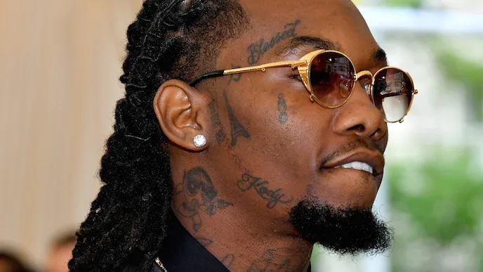  OFFSET ATOA HESHIMA KWA VIRGIL ABLOH KWA KUCHORA TATTOO YENYE SURA YAKE