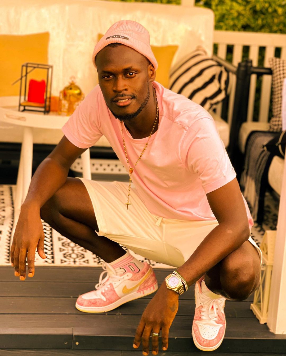  KING KAKA AMJENGEA MAMA YAKE MZAZI MJENGO WA KIFAHARI