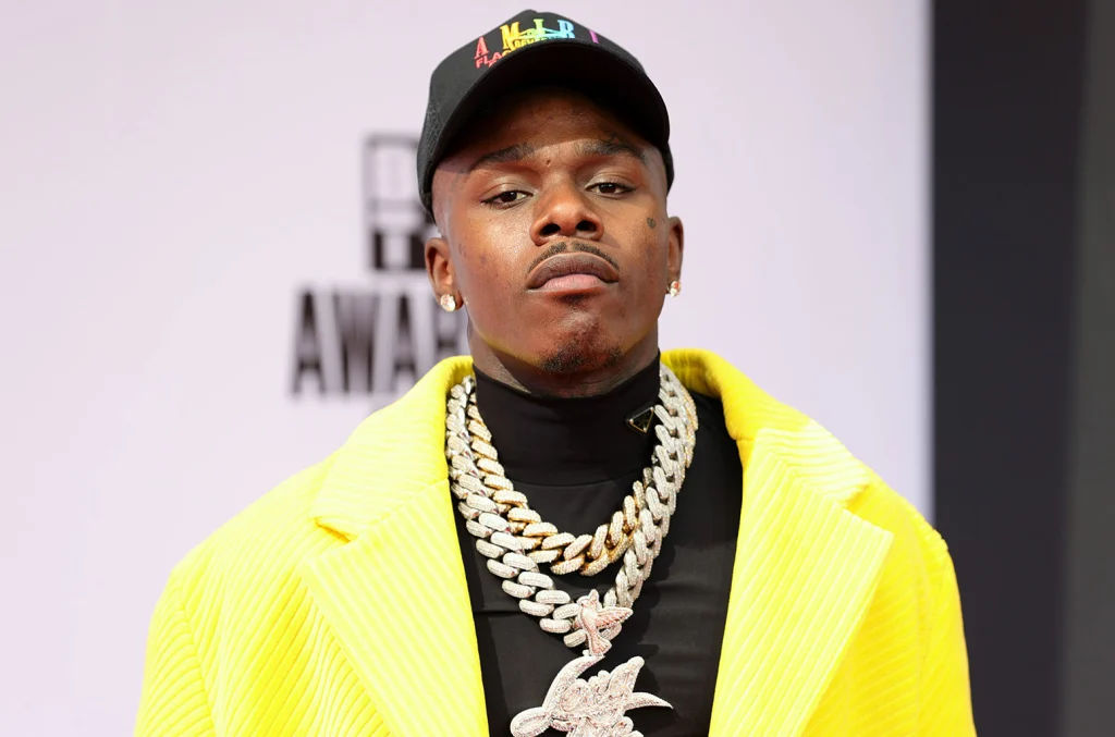  DABABY AKANUSHA UVUMI WA KUMNG’OA MTU JINO KWA NGUMI