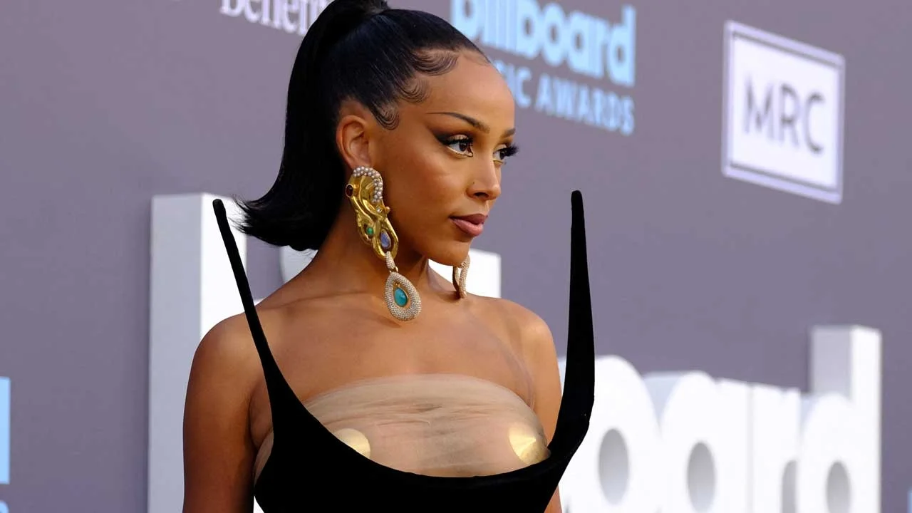  DOJA CAT ASITISHA ZIARA YAKE YA MUZIKI KISA UPASUAJI WA KUONDOA TONSIL