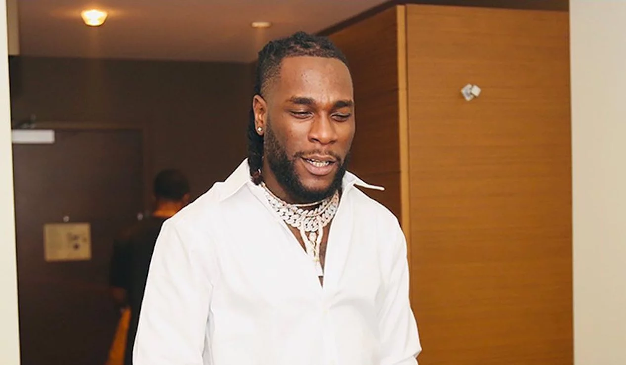  BURNA BOY AWAKOSOA MASHABIKI KUHUSU MAPOKEZI YA WIMBO WAKE “LAST LAST”