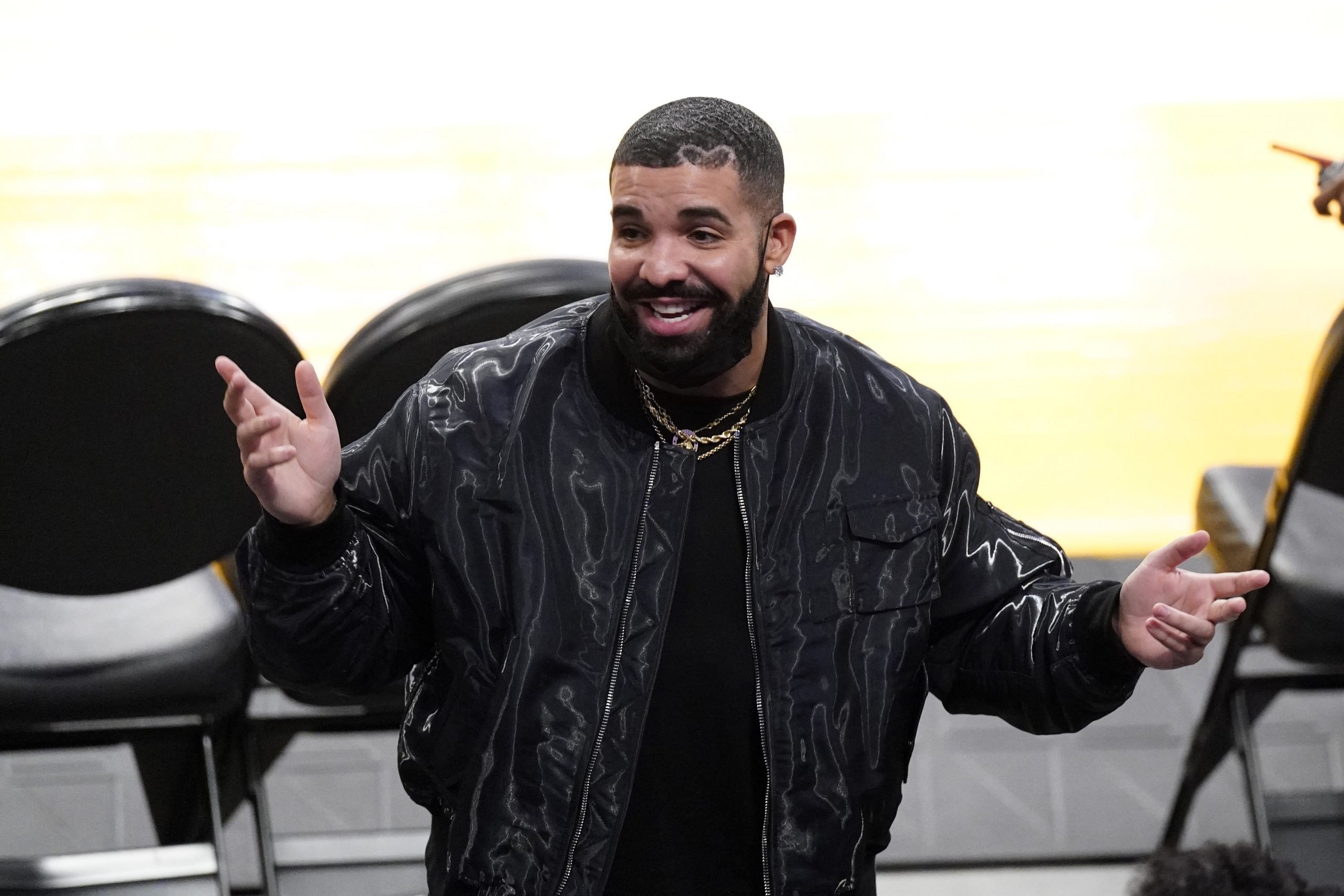  DRAKE AKANUSHA KUKAMATWA SWEDEN