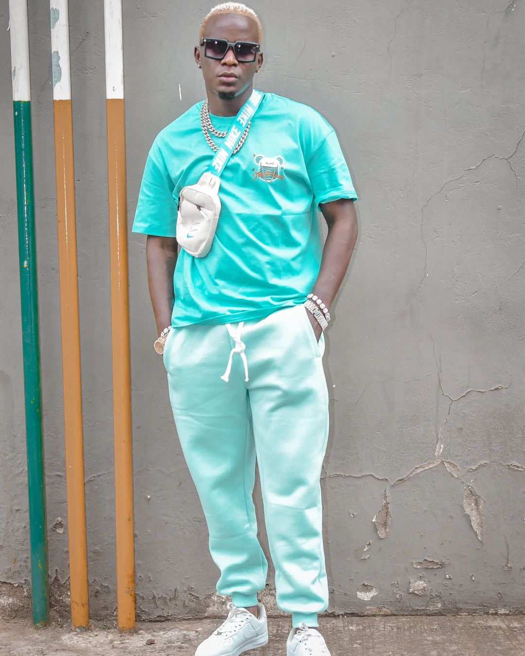  WILLY PAUL ACHUKIZWA NA WASANII WA KENYA KUMKIMBIA KWENYE BIRTHDAY
