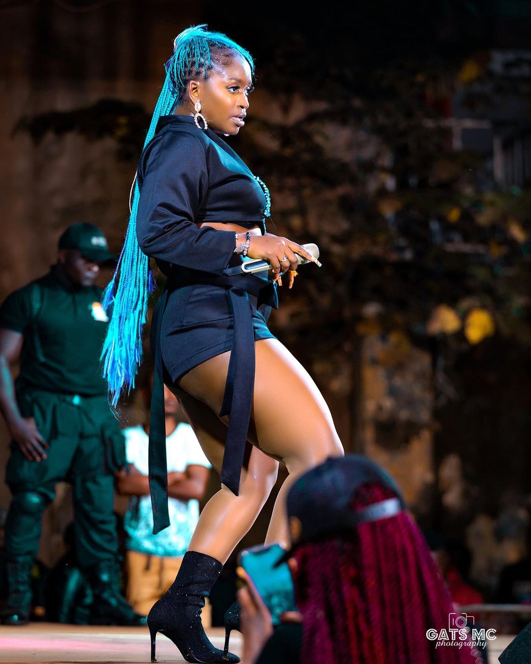  WINNIE NWAGI MASHAKANI KWA KUKWEPA DENI LA SHILLINGI ELFU 9 ZA KENYA