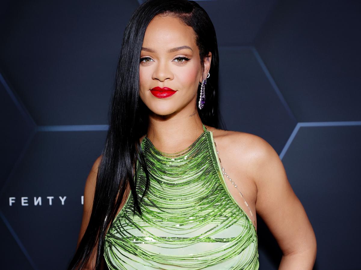  VIDEO YA DIAMONDS YA RIHANNA YAWEKA REKODI YOUTUBE
