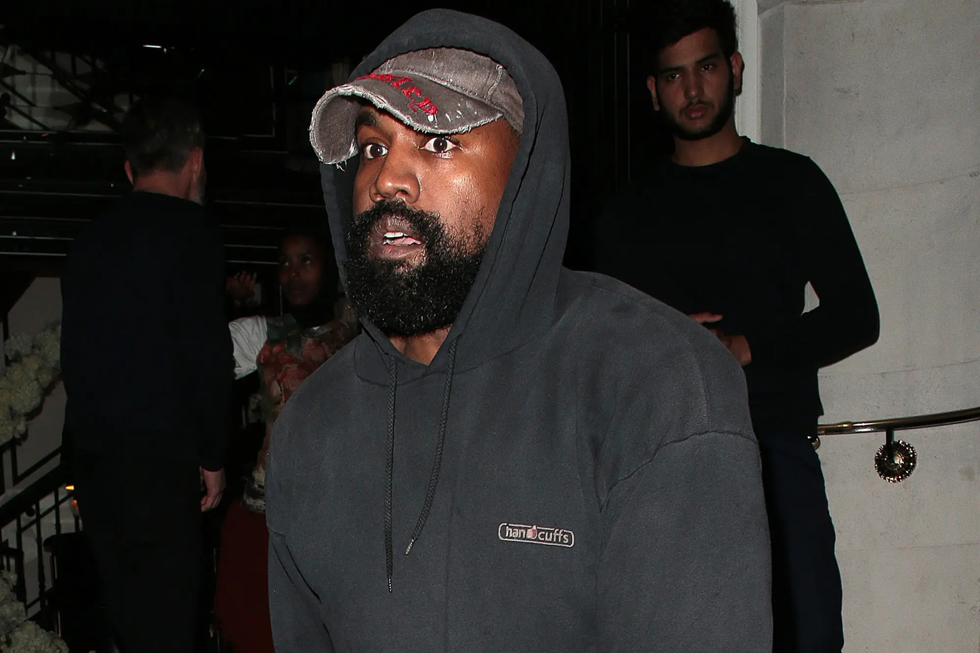  Balenciaga waachana na Kanye West