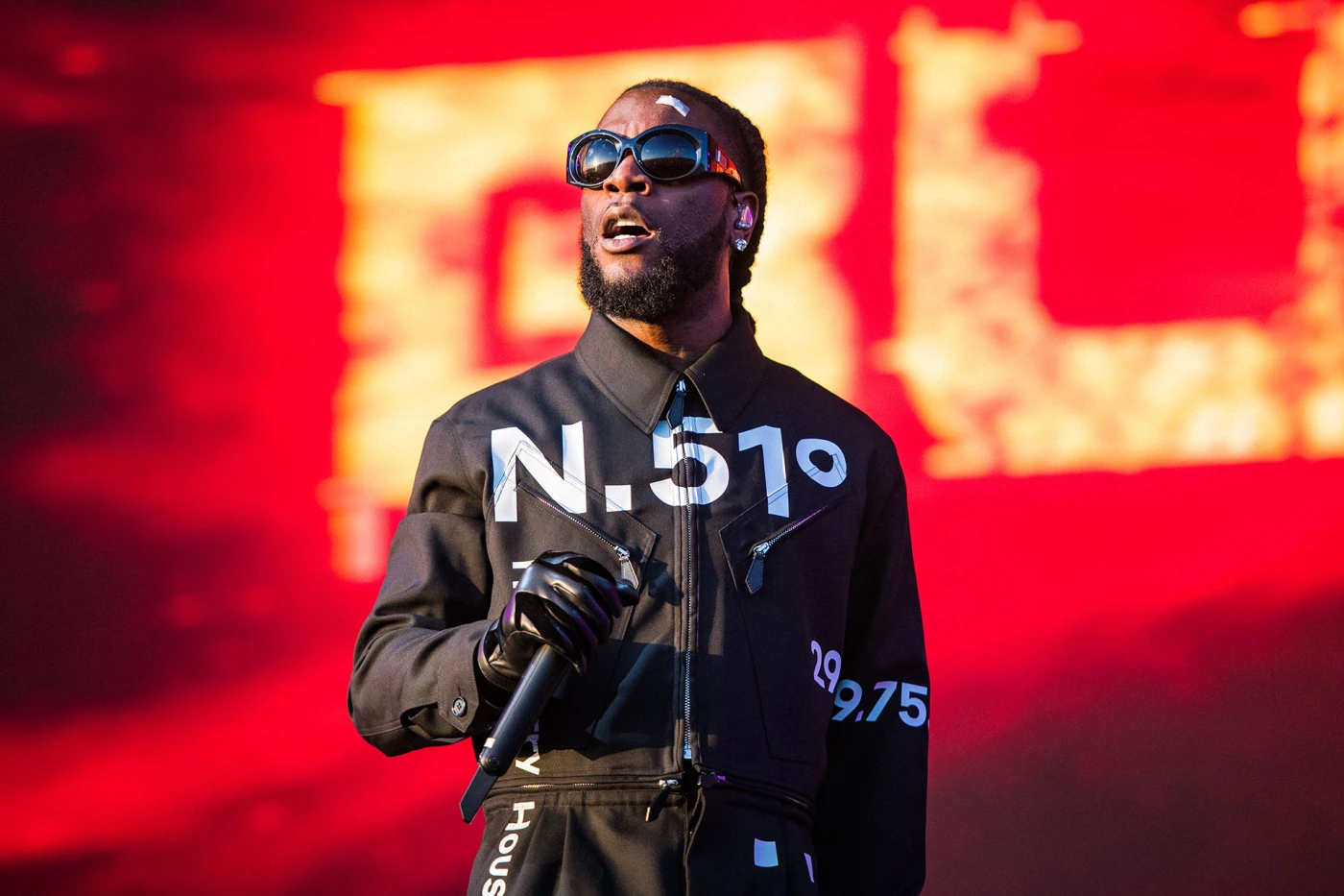  Burna boy atangaza kufanya onesho katika uwanja wa London.