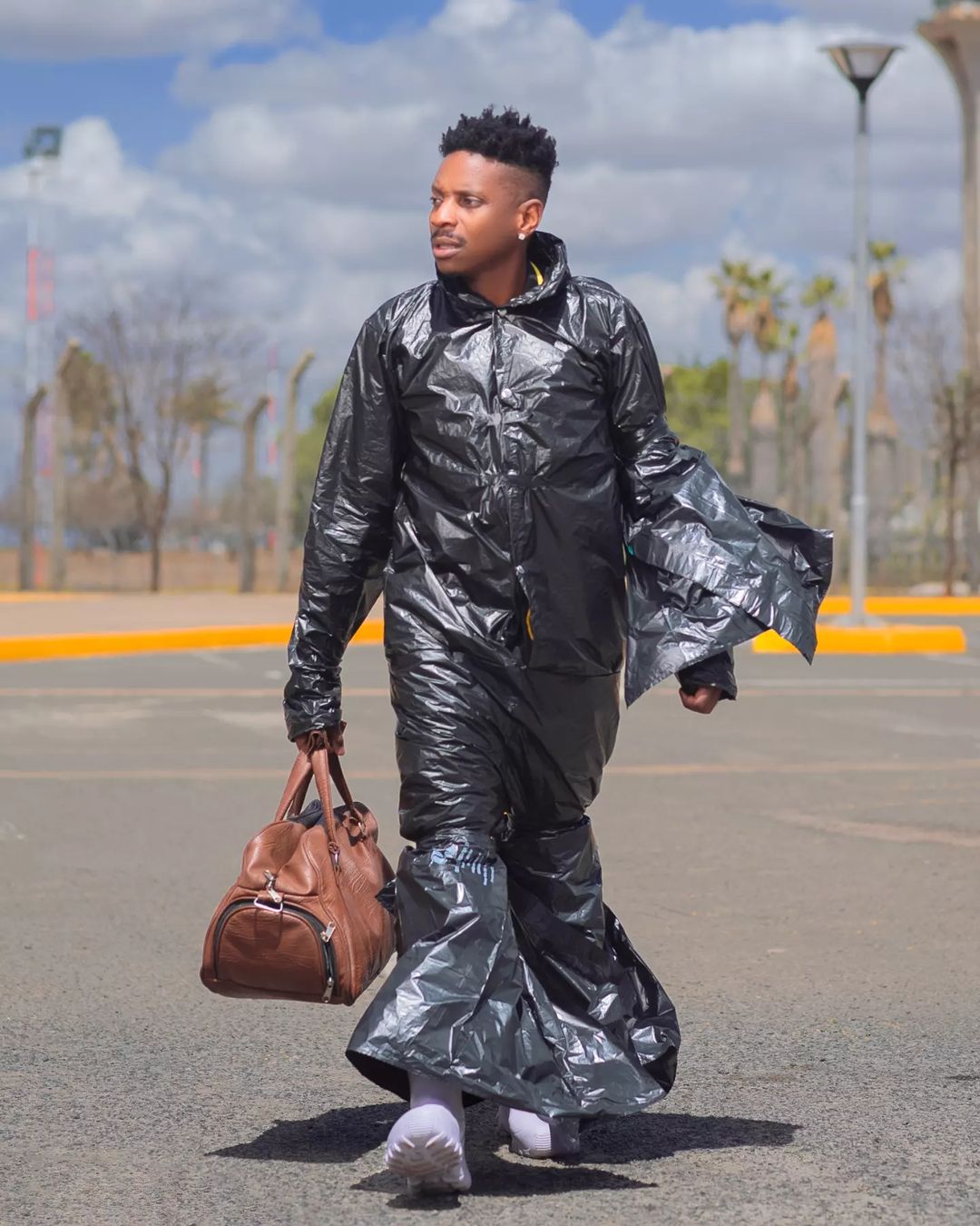  Eric Omondi awakosoa wasanii wa Kenya kwa kushindwa kutangaza kazi zao mitandaoni