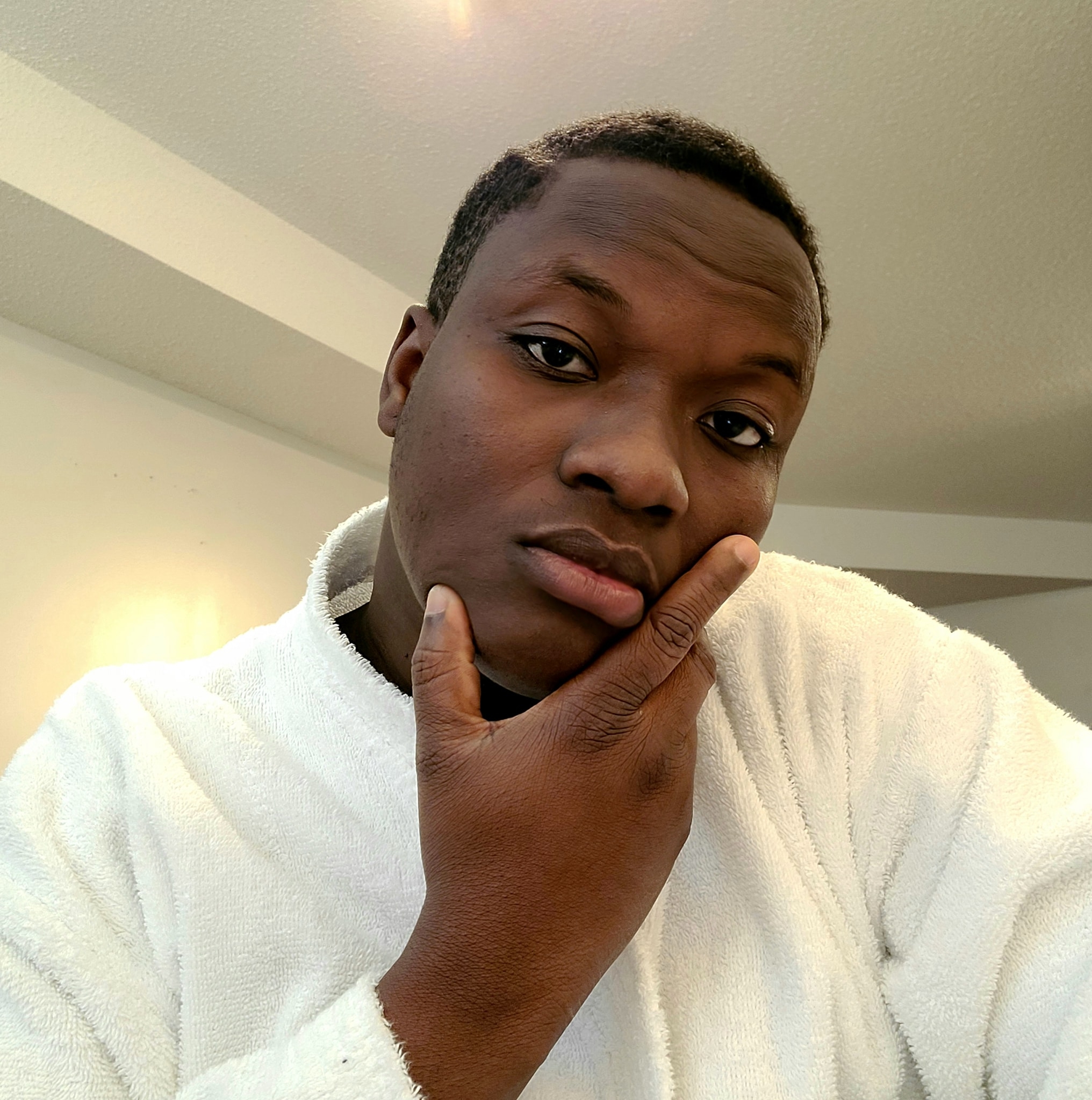  Ghanaian artist Paa Kwaci claps back to a fan who claimed his collabo with Sean Kingston is a scam