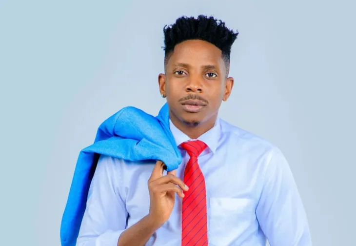  Eric Omondi Asaida Nyanya wa Homa Bay Aliyetoa Kuku kwa Ajili ya Elimu ya Wajukuu