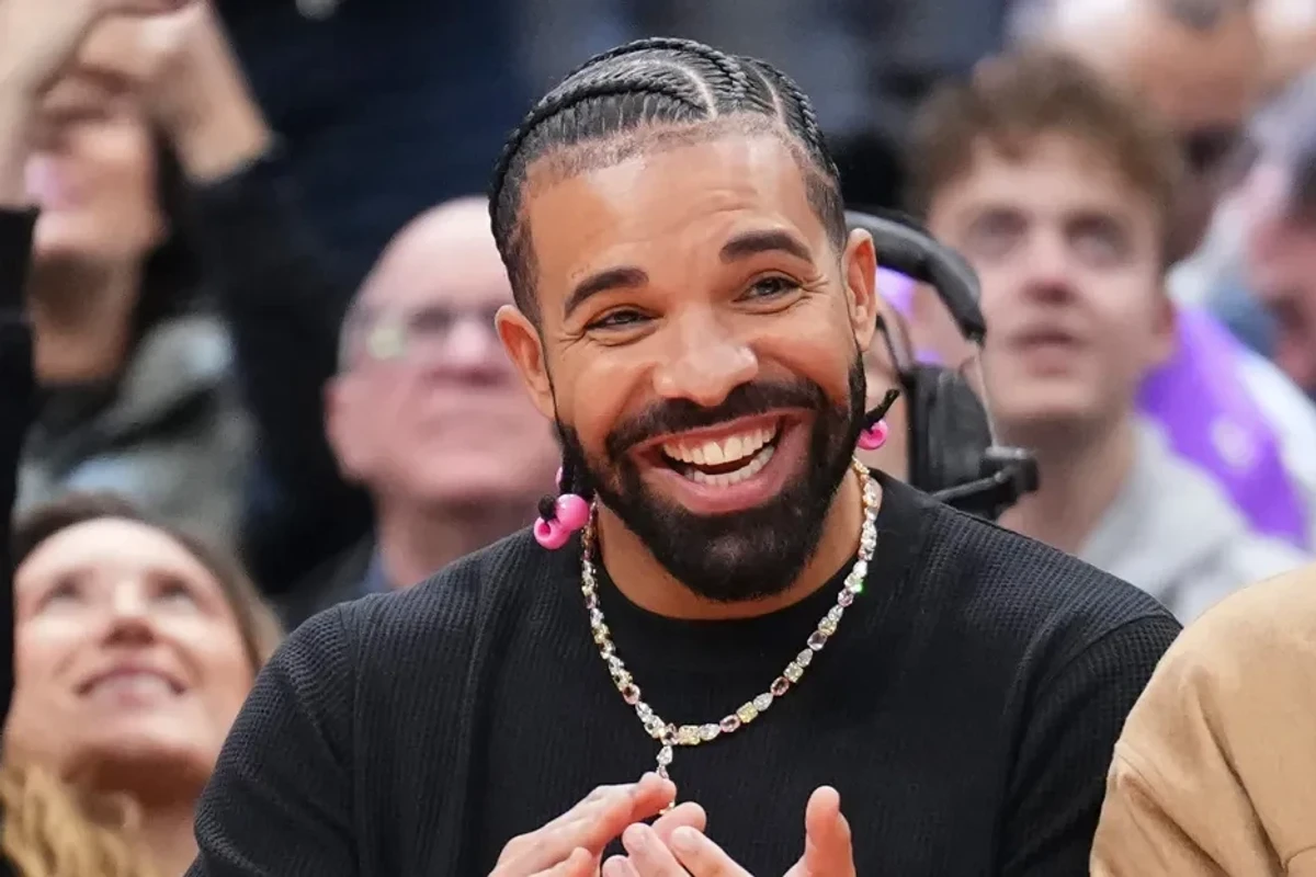 Drake Awakodishia Private Jet Waandishi wa Habari