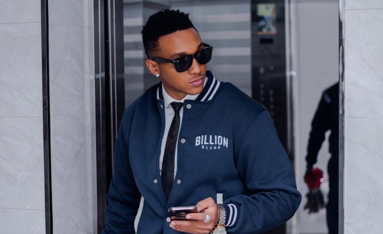 Brown Mauzo Aweka Mipaka ya Simu Usiku kwa Wazazi Wenza