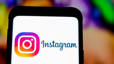 Instagram Yazindua Kipengele Kipya cha Folders Katika DM