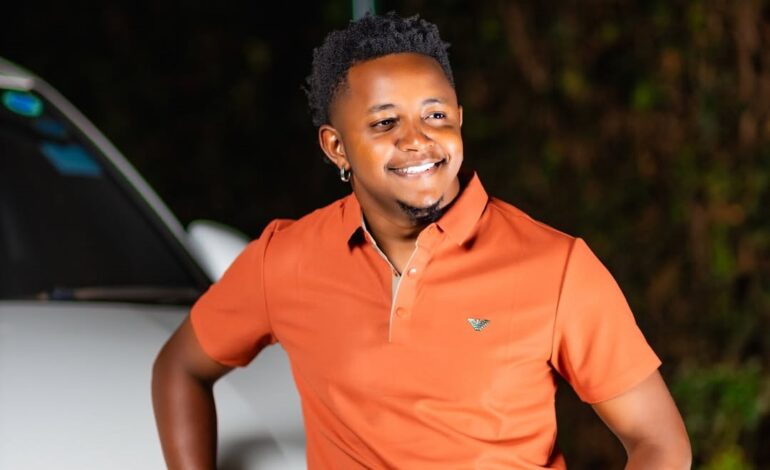 Thee Pluto Akana Madai ya Kudate Mwanamke wa Kisomali