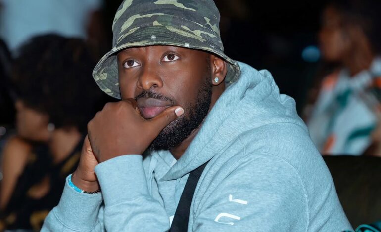  Eddy Kenzo Akanusha Tuhuma za Mvutano na Bebe Cool Kuhusu Fedha za Wasanii