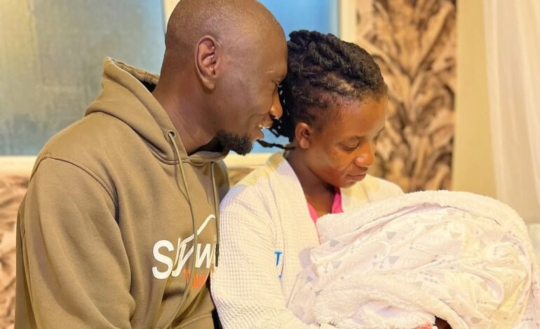  Stevo Simple Akodisha Magari ya Kifahari Kumtoa Mke wake Hospitali