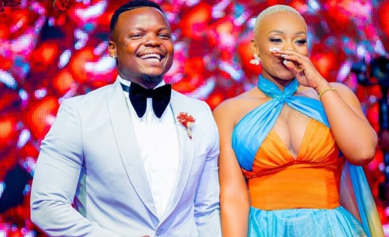  Harmonize na Kajala Washindwa Kujizuia Jukwaani, Wapigana Mabusu Hadharani