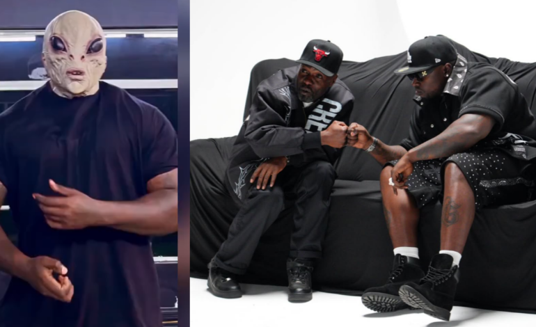 Khaligraph Jones Avaa Kinyago cha Alien Kutangaza Wimbo Mpya na Johny Vigeti